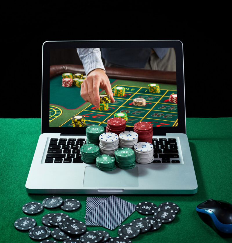 If you're into online gambling you should be aware of casino scams and fake casinos. Find out how to find a real online casino here.