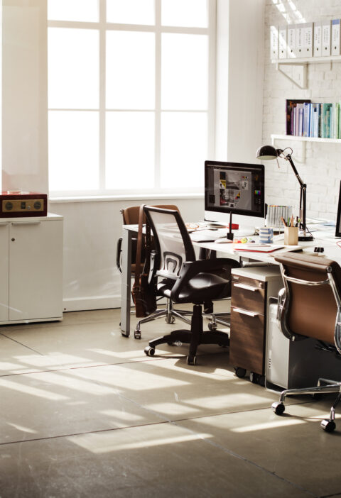 Do you want to create an office that's is free of distractions and easy to work in? Here are the latest office organization tips that will help you with that.