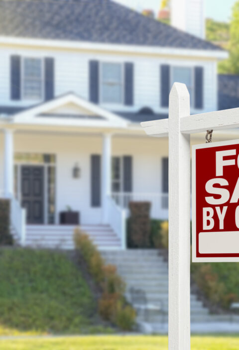 Are you wondering how you can tell if it's a buyer's or a seller's market? Keep reading and learn more about the real estate market here.