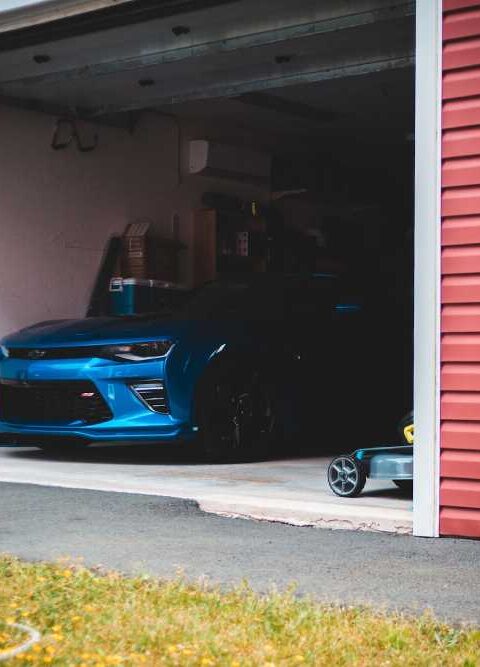 Reasons to Hire a Professional Garage Door Repair Company