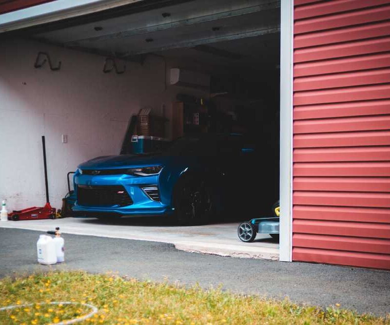 Reasons to Hire a Professional Garage Door Repair Company